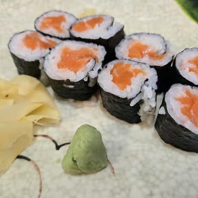 Salmon Roll.