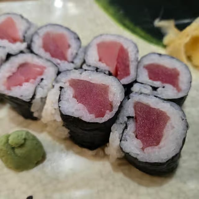 Tuna Roll.